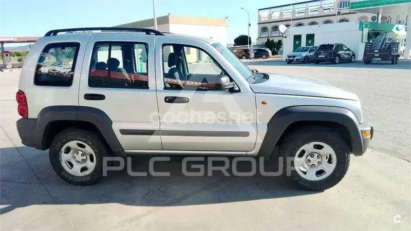 2003 Jeep CHEROKEE
