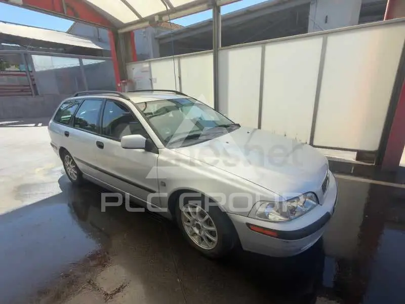 2003 Volvo V40