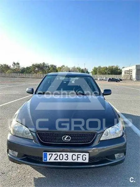 2003 Lexus IS