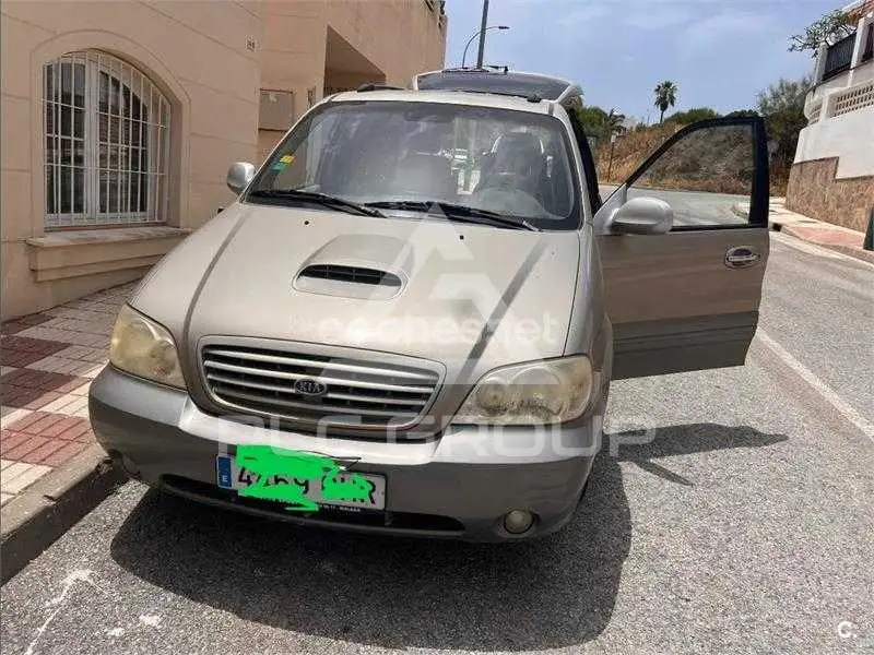 2003 KIA Carnival