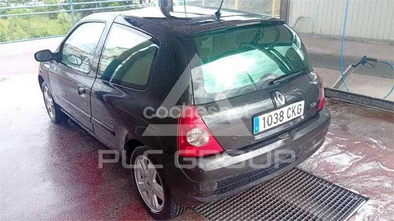 2003 Renault Clio