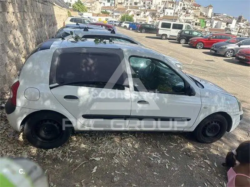2003 Renault Clio