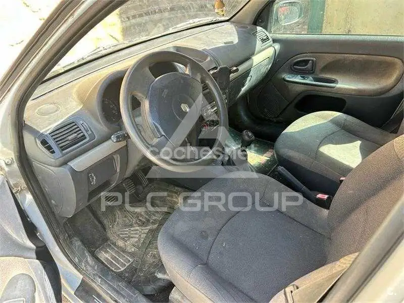 2003 Renault Clio