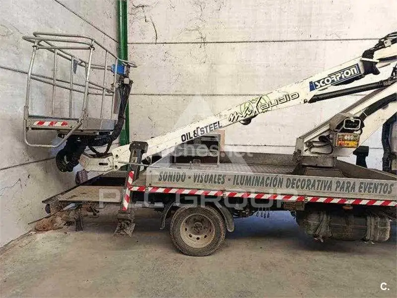 2004 Nissan CABSTAR