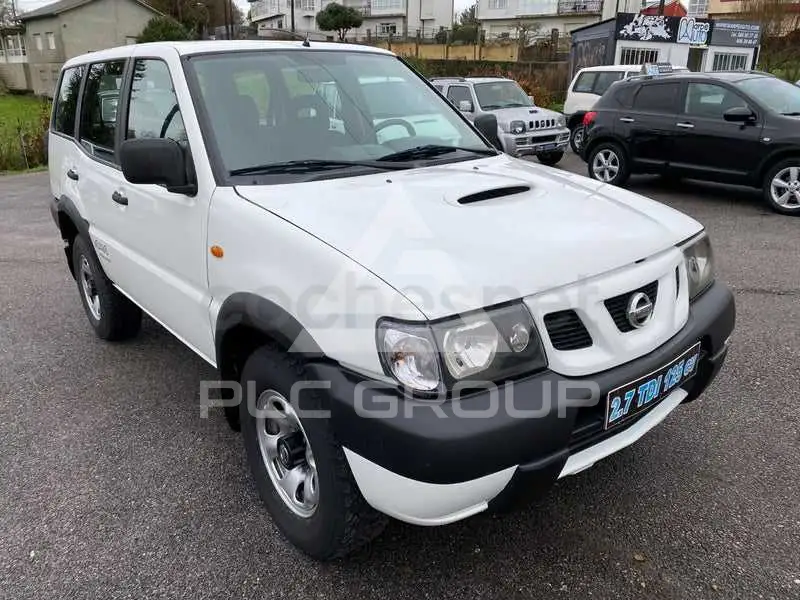 2004 Nissan Terrano