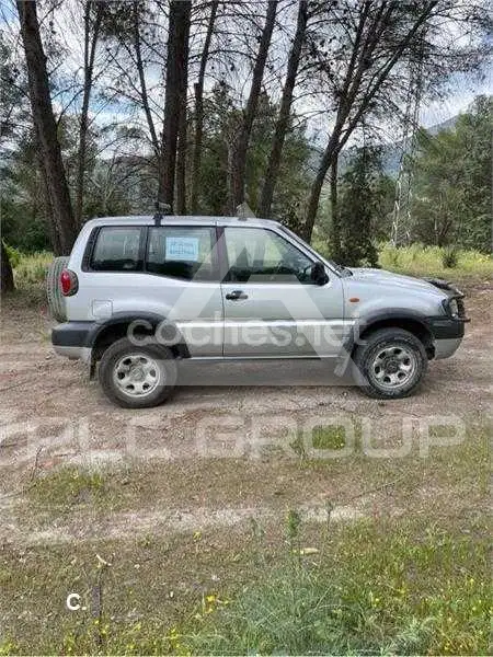 2004 Nissan Terrano