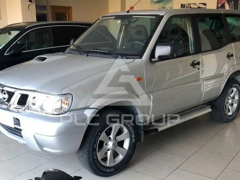 2004 Nissan Terrano