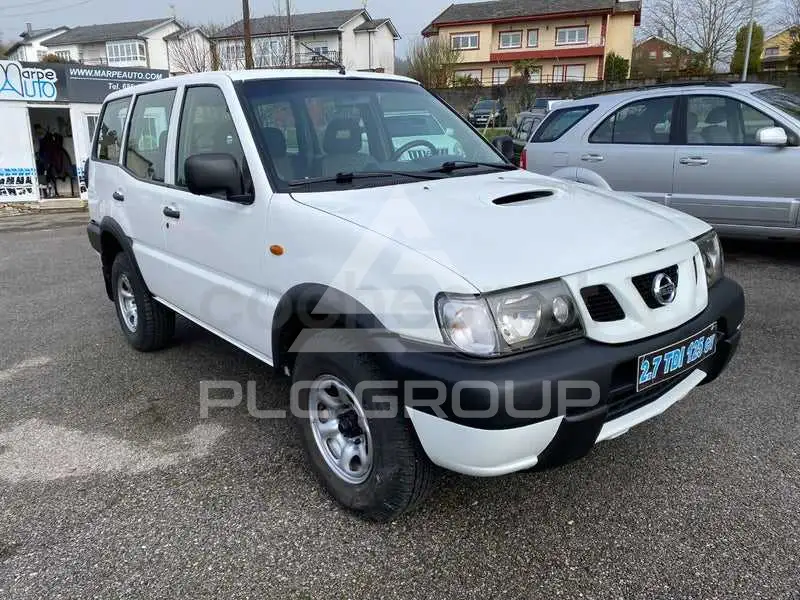 2004 Nissan Terrano
