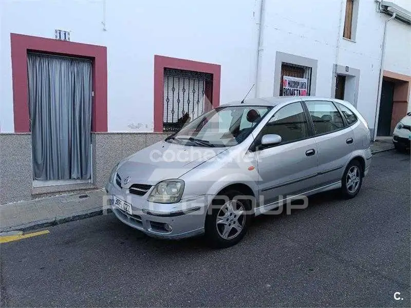 2004 Nissan ALMERA TINO
