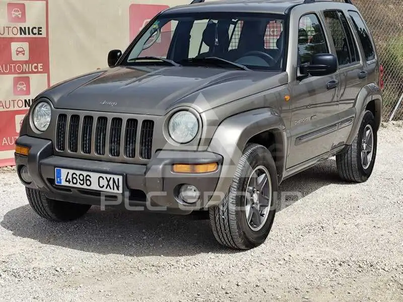 2004 Jeep CHEROKEE