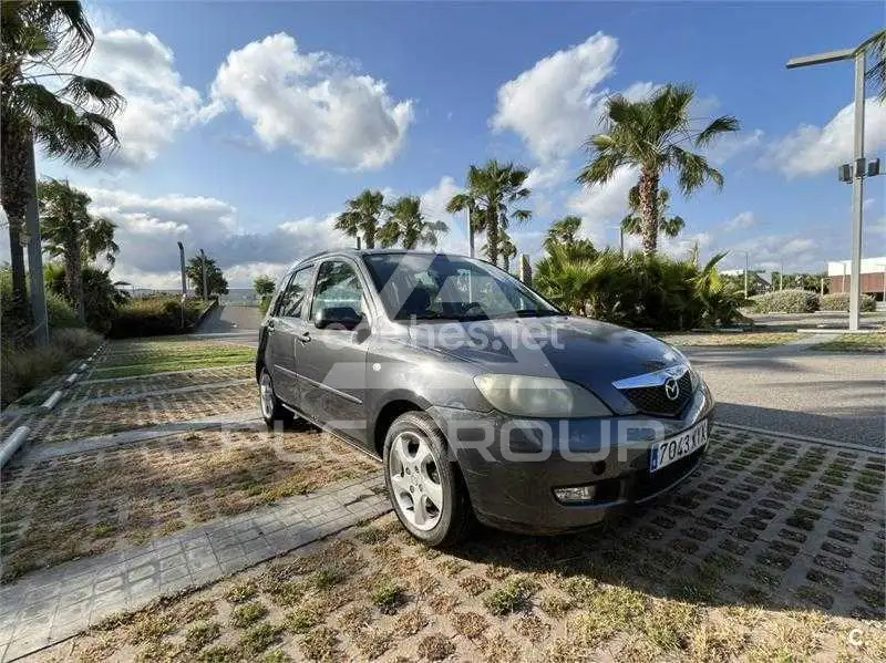 2004 Mazda 2