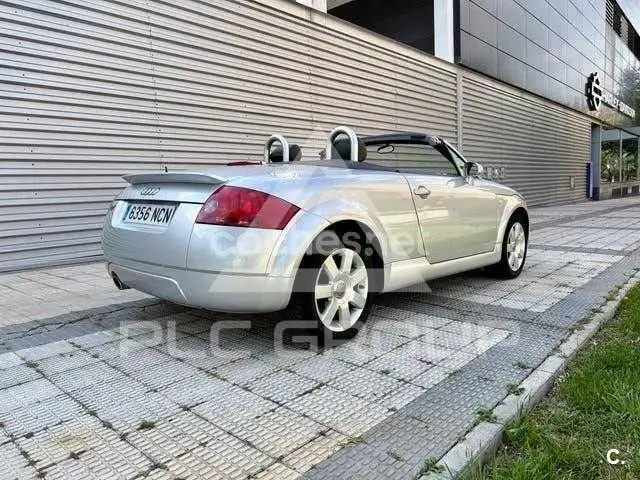 2004 Audi TT