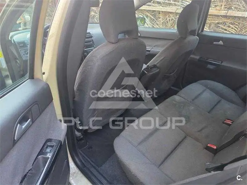 2004 Volvo S40