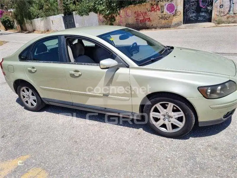 2004 Volvo S40