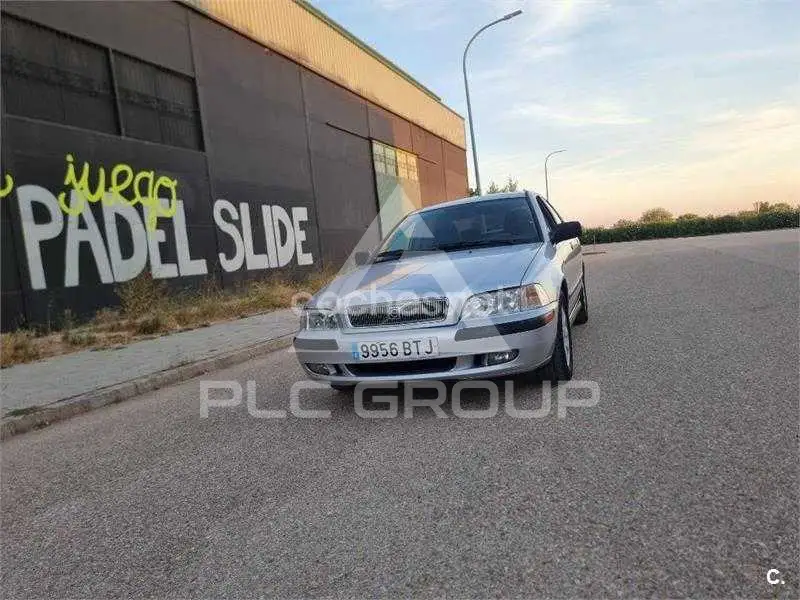 2004 Volvo S40