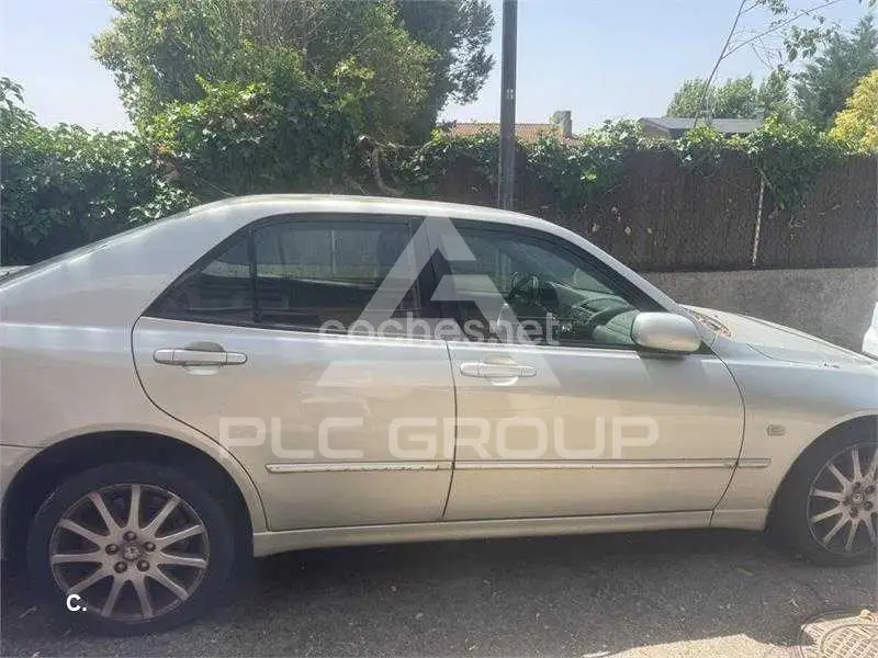 2004 Lexus IS