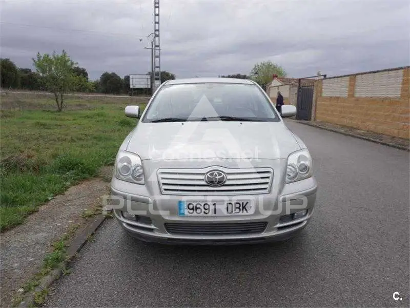 2004 Toyota Avensis