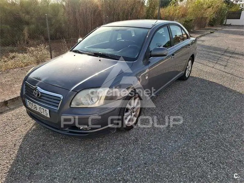 2004 Toyota Avensis