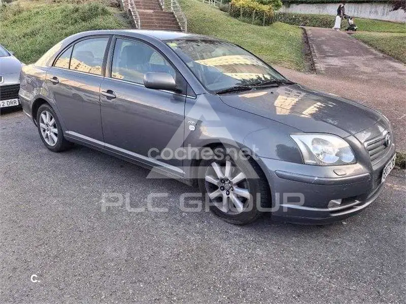 2004 Toyota Avensis