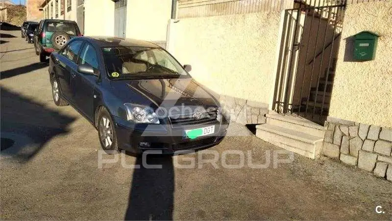 2004 Toyota Avensis