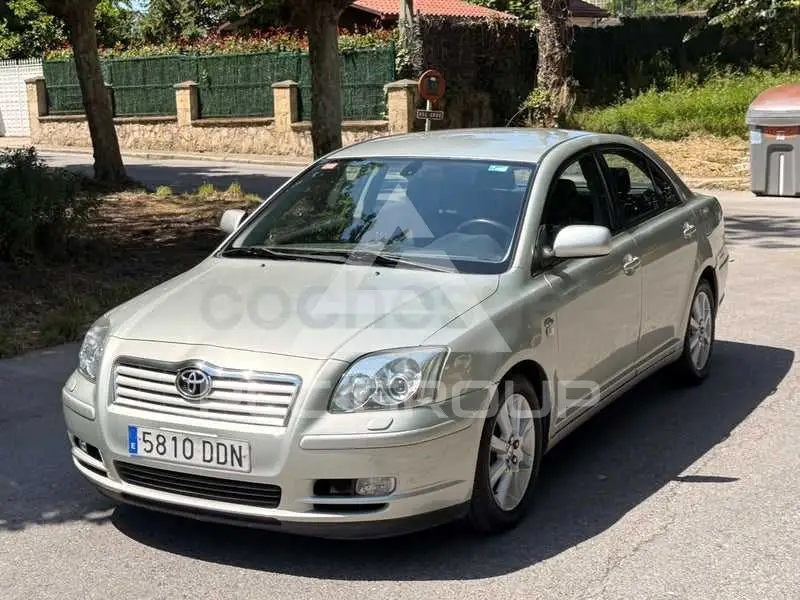 2004 Toyota Avensis