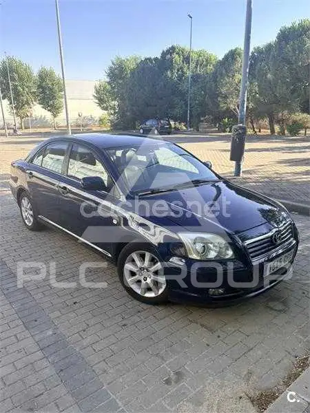 2004 Toyota Avensis