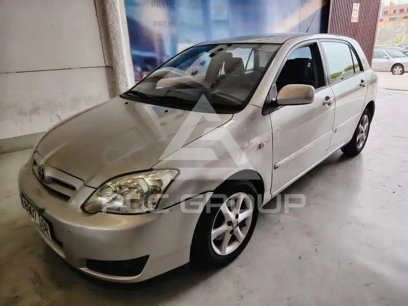 2004 Toyota COROLLA