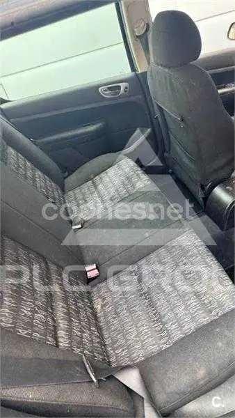2004 Peugeot 307
