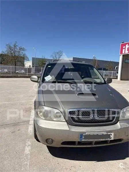 2004 KIA Carnival