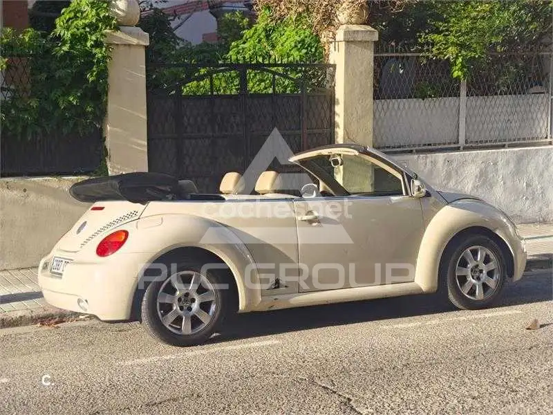 2004 Volkswagen BEETLE