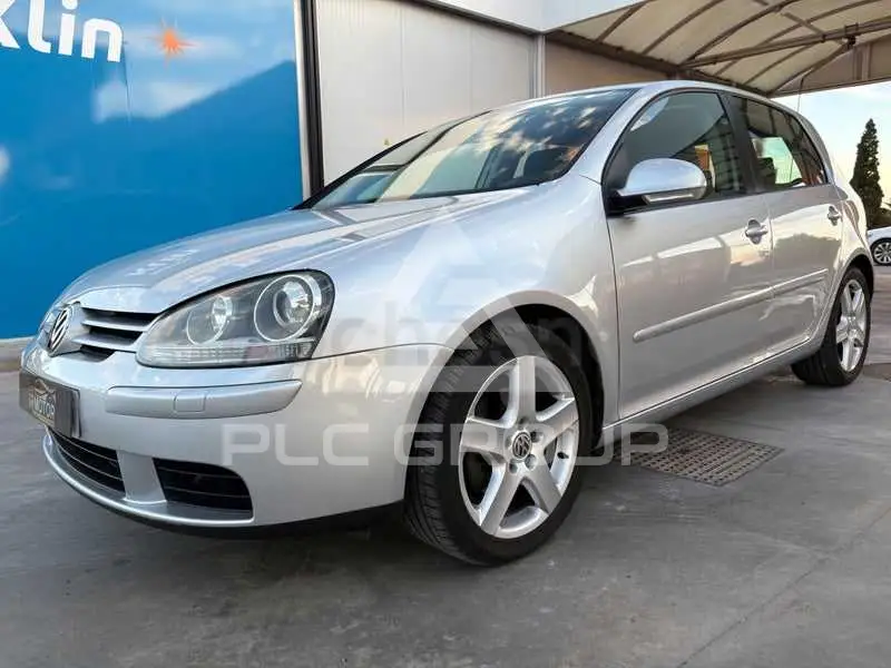 2004 Volkswagen GOLF