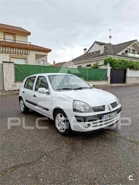 2004 Renault Clio