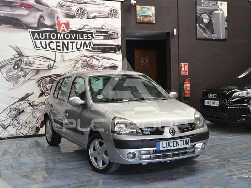2004 Renault Clio