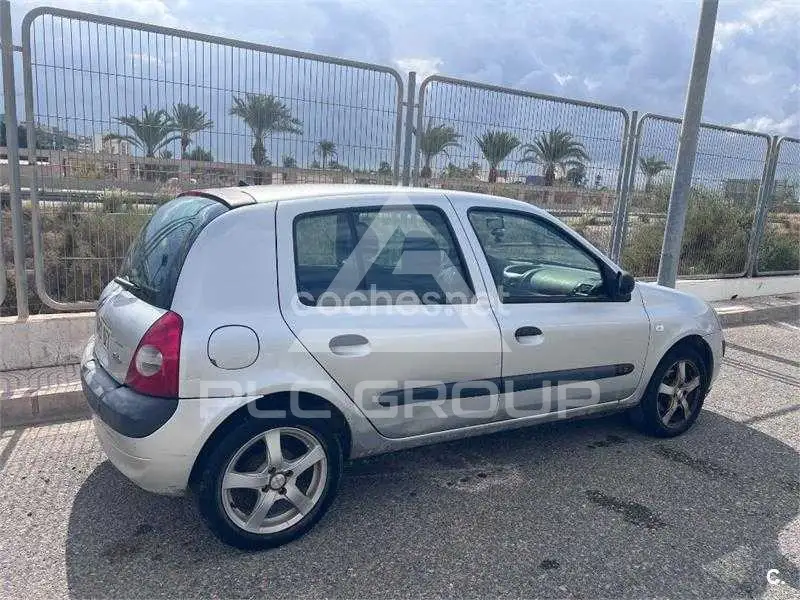 2004 Renault Clio