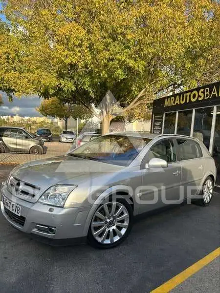 2004 Opel Signum