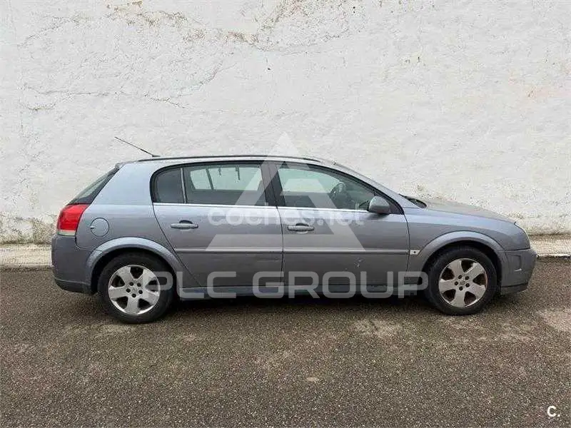 2004 Opel Signum