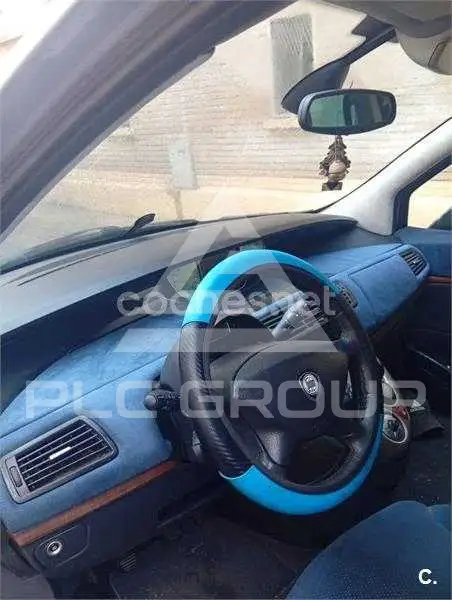 2005 Lancia Phedra