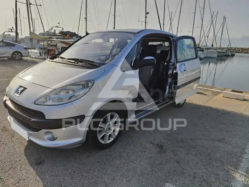 2005 Peugeot 1007