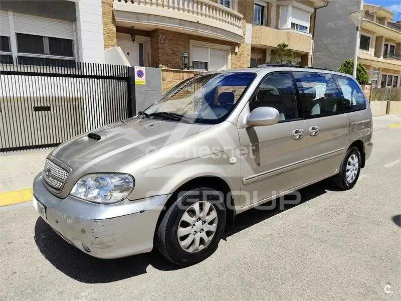 2005 KIA Carnival