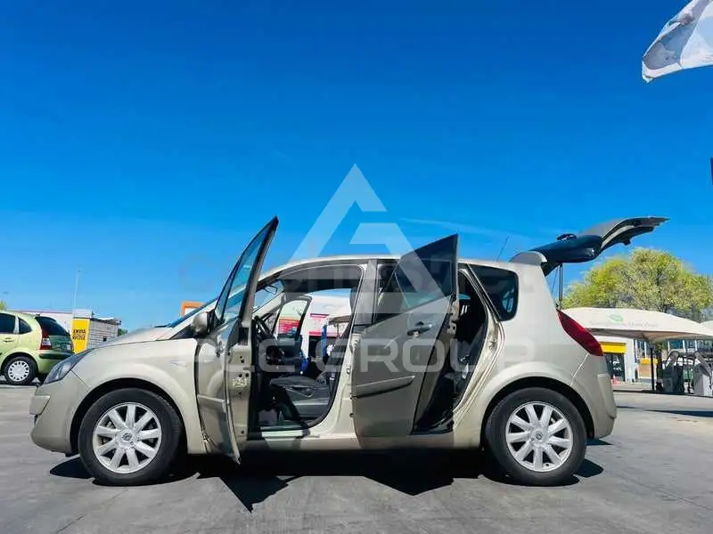 2008 Renault Scenic