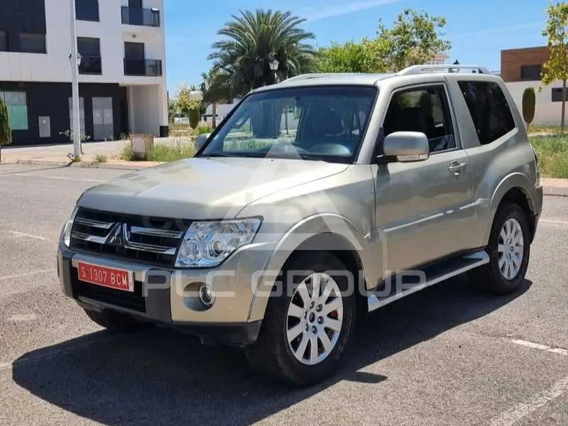 2009 Mitsubishi MONTERO