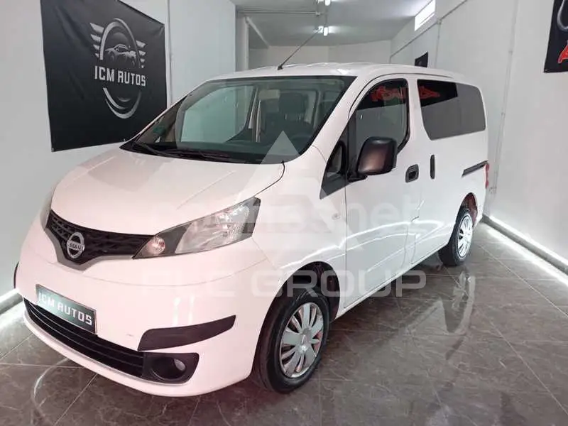 2010 Nissan NV 200