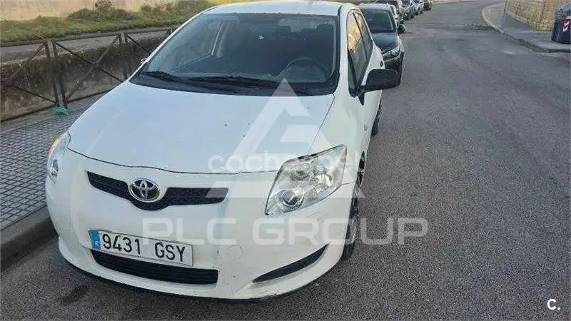 2010 Toyota AURIS