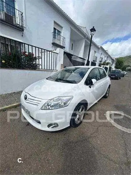 2010 Toyota AURIS