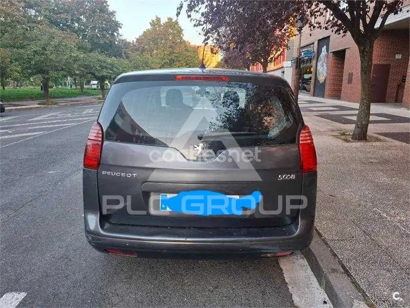 2010 Peugeot 5008