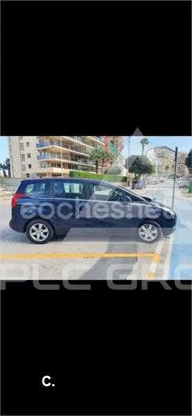 2010 Peugeot 5008