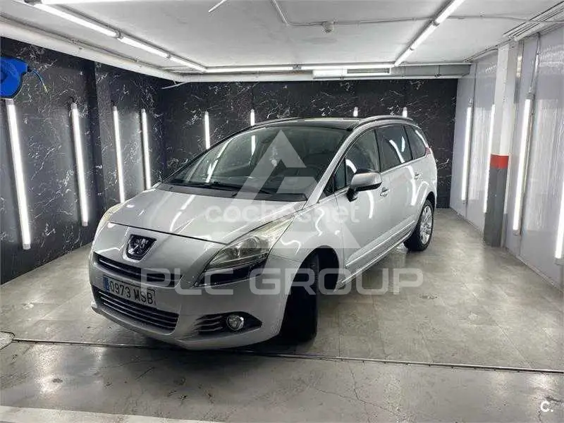 2010 Peugeot 5008