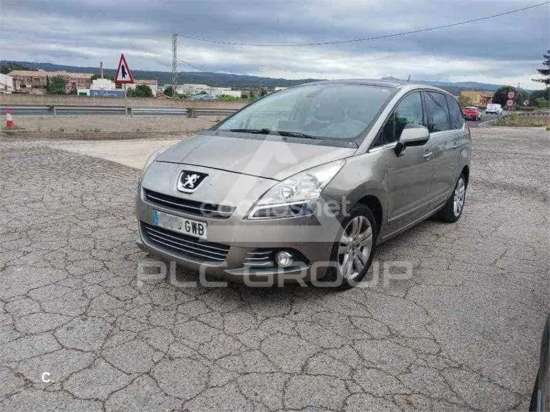 2010 Peugeot 5008