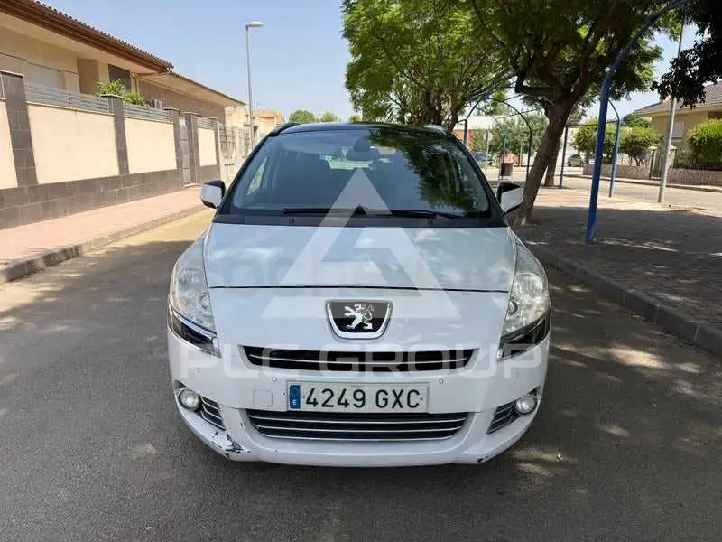 2010 Peugeot 5008