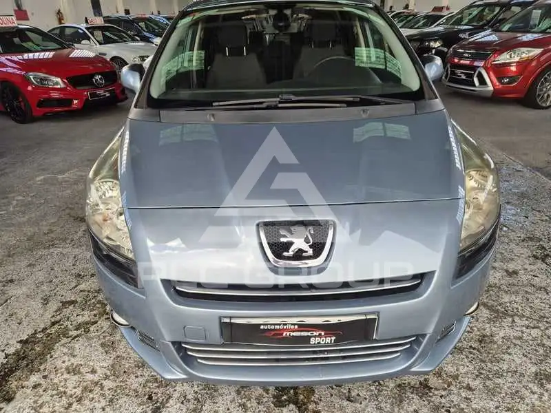 2010 Peugeot 5008